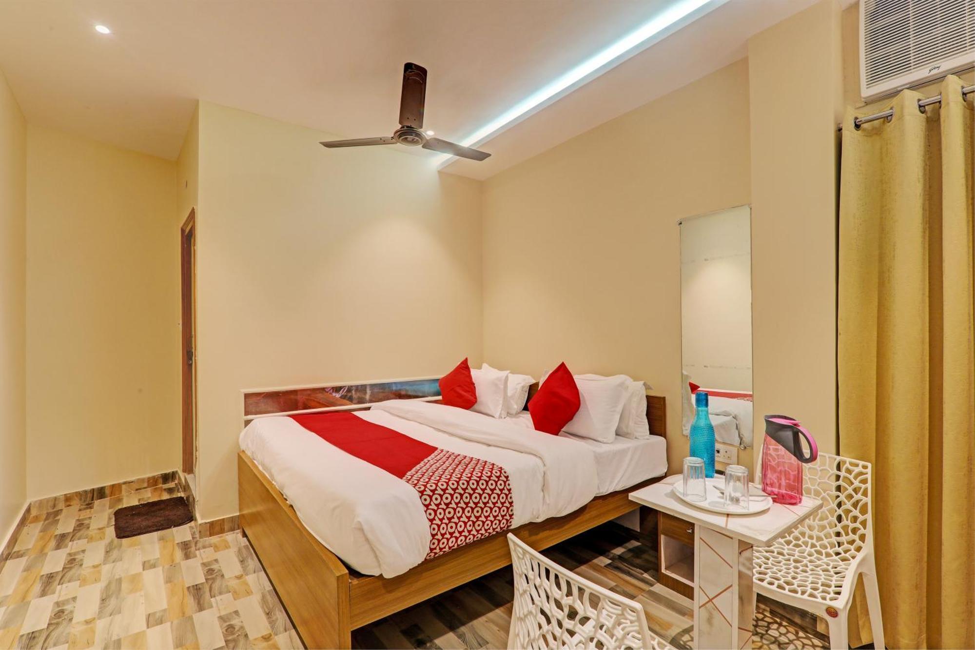 Hotel O Royal Regency Palace Gorakhpur Kültér fotó