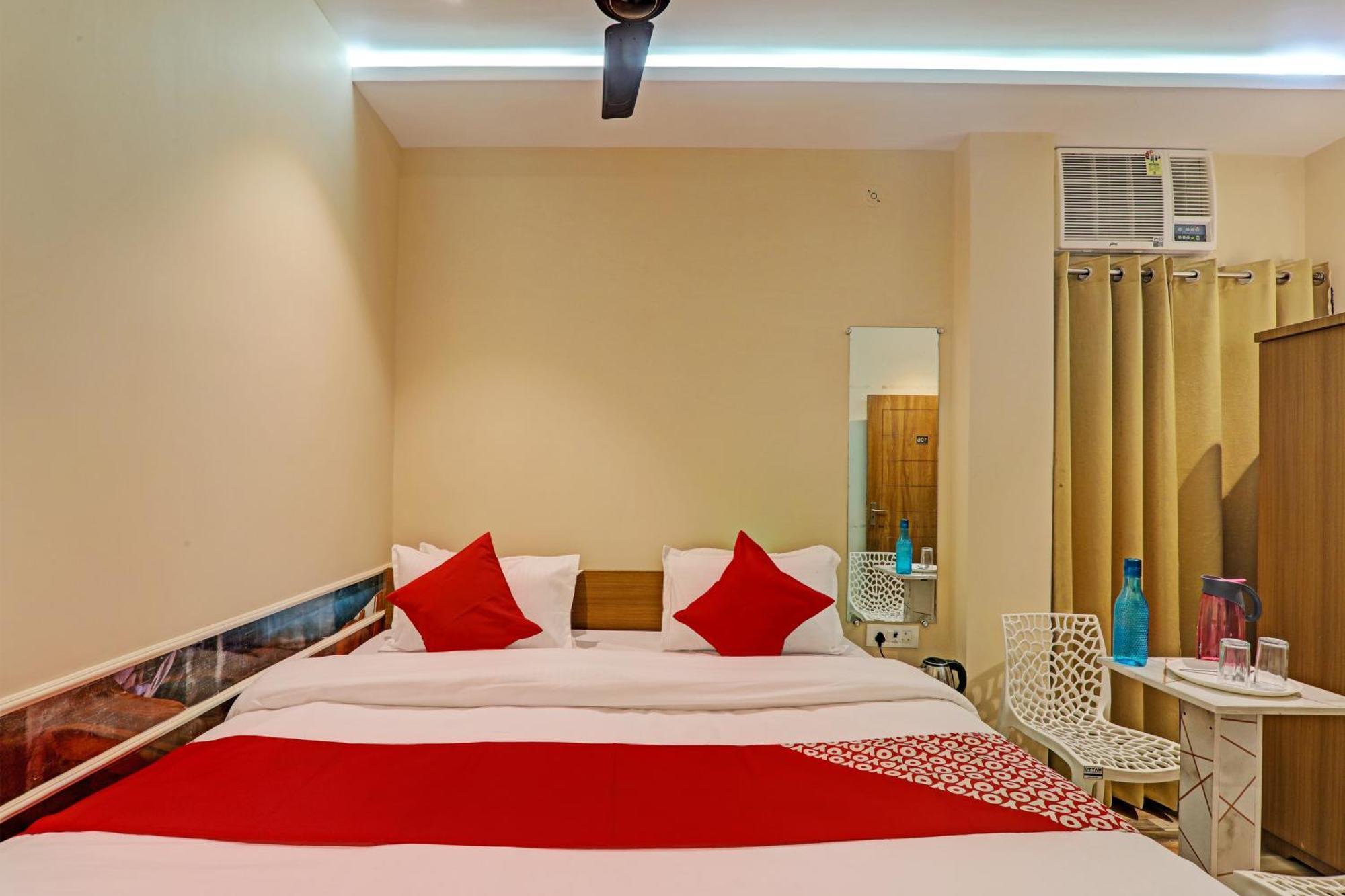 Hotel O Royal Regency Palace Gorakhpur Kültér fotó