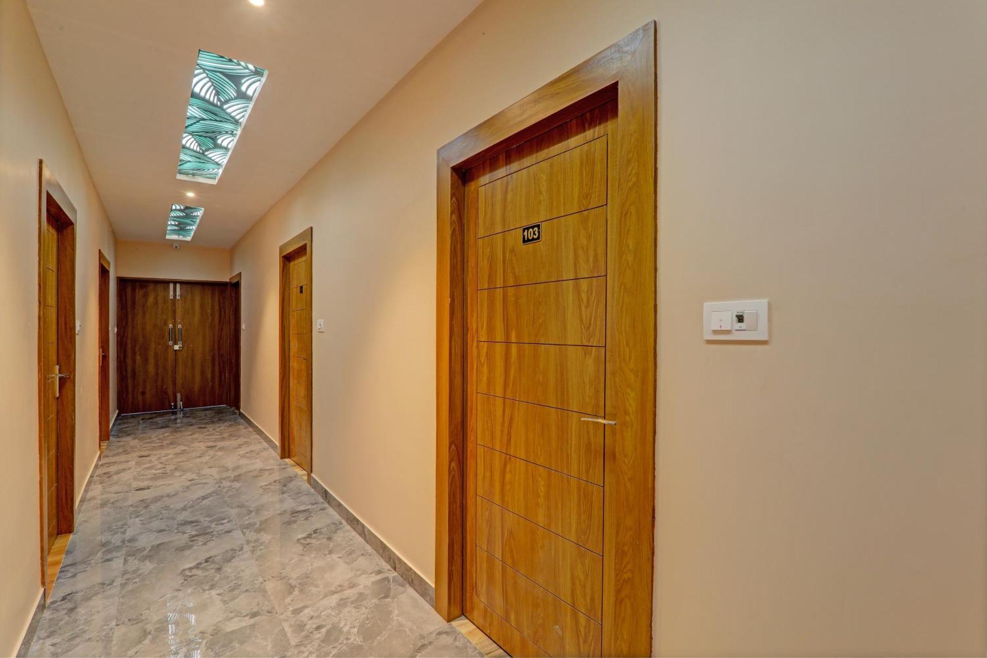 Hotel O Royal Regency Palace Gorakhpur Kültér fotó
