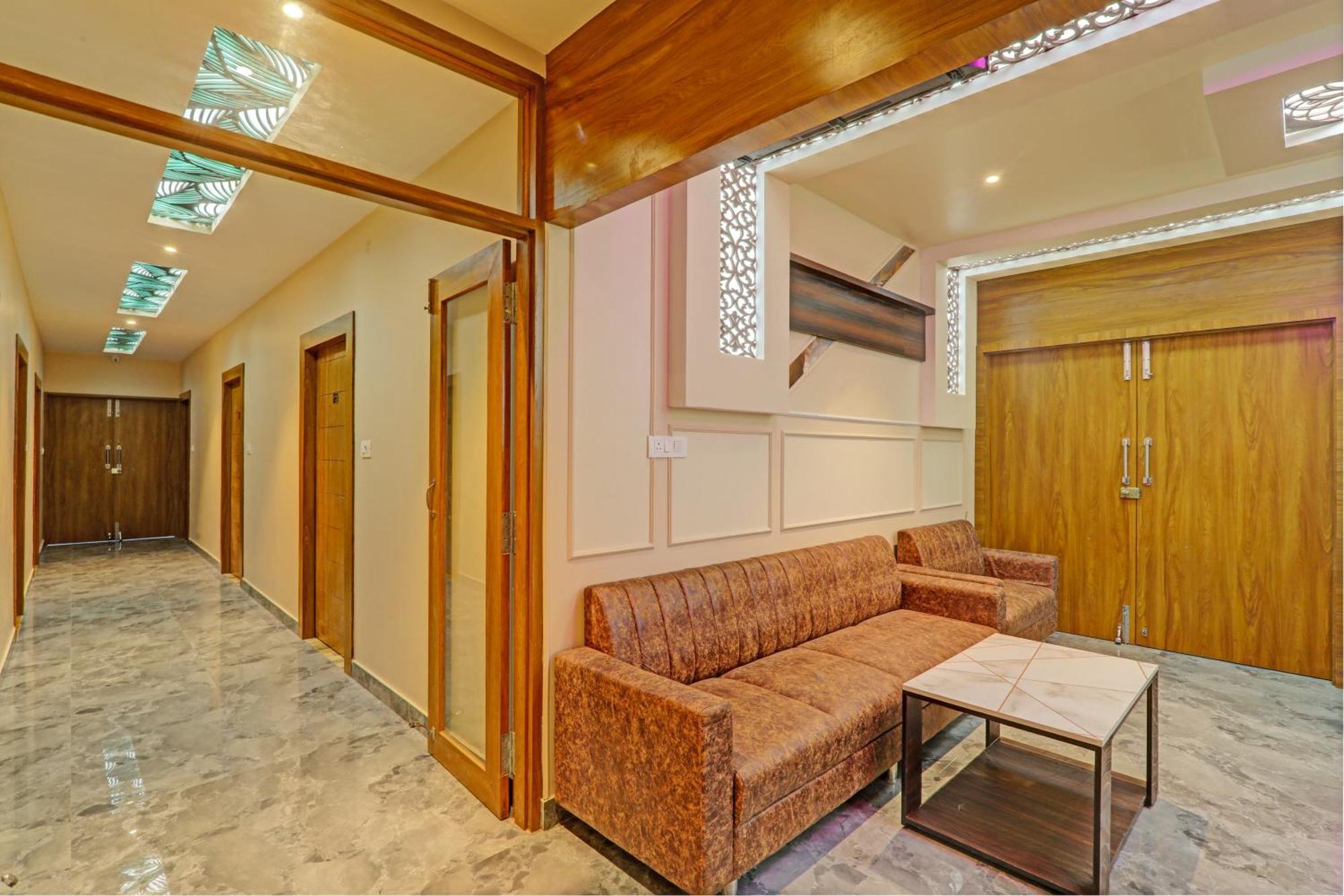 Hotel O Royal Regency Palace Gorakhpur Kültér fotó
